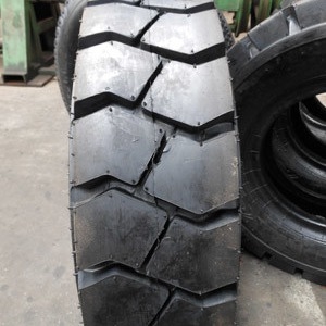 Ban forklift industri