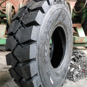 Ban forklift industri
